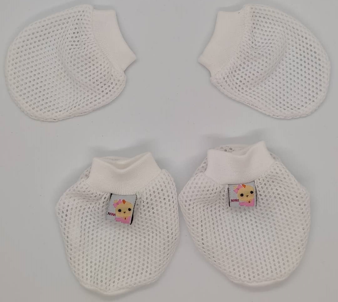 Original Disney Cuties Didi & Friends Didi And Friends Baby Eyelet Mitten & Booties Bootees Set